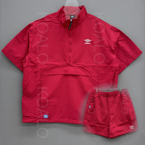 [국내백화점판] UMBRO 엄브로 25신상 클래식 반팔 스탠넥 아노락 셋업 세트 (레드)