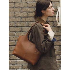 [드메리엘] 90 Veneta Bag Medium Tan Bown