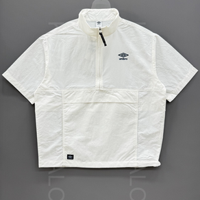 [국내백화점판] UMBRO 엄브로 25신상 클래식 반팔 스탠넥 아노락 셋업 (크림)