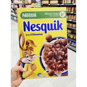 Nestle Nesquik Milk Chocolatey Ceeal 네슬레 네스퀵 밀크 초콜렛 시리얼 패밀리 사이즈 홀 그레인 간식 블랙퍼스트 스낵 디저트 초코 우유 600g, 1개