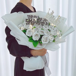 러블리팜 조화 티아라 라인장미 50송이 꽃다발 + 티아라왕관 + 토퍼 + led 조명 세트, 티아라 라인장미_50송이꽃다발, 화이트, 1세트