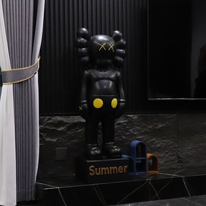 카우스 KAWS 장식품 대형 피규어 수지 오브제 카페 인테리어 가게 오픈 선물 61cm, 흑무사61cm (받침대 불포함), 1개