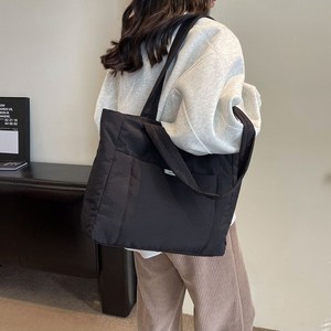비즈엘 가벼운 패딩 누빔 나이론 숄더 쇼퍼백
