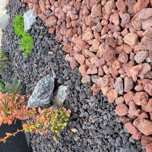 화산석 송이석 레드 20~30mm 자갈 10kg 정원 화단 꾸미기 멀칭재 화산송이석 현무암 파쇄석 화산사, 1개