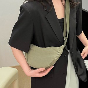 다솜 반달미니백 여성 여행용 가벼운 가방