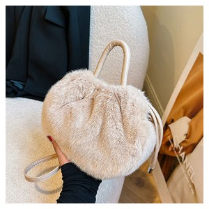 고퀄 토끼털 핸드폰 가방 미니 도트백 숄더백 크로스백 3in1 페이크퍼 크리스마스 선물