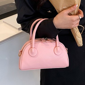 민티즈 니치 그레인레더 탑핸들 새들백 호보백 바게트백