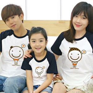 <가족티> <패밀리룩> ‘동글이가족’ – 반팔나그랑 가족티” loading=”lazy” style=”width: object-fit; max-width: 100%; max-height: 300px; display: block; margin: 0 auto;”>
        </div>
<div style=