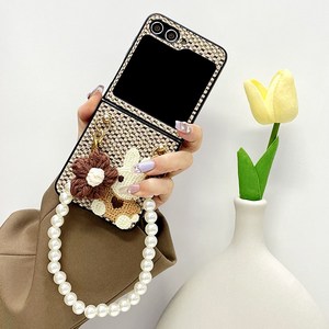 솔츠 갤럭시 Z플립5 4 케이스 귀여운 니트토끼 구슬 스트랩