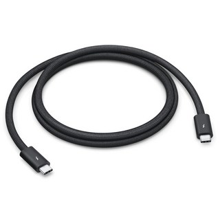 Apple 썬더볼트 5 USB-C Pro 케이블 사용 모습