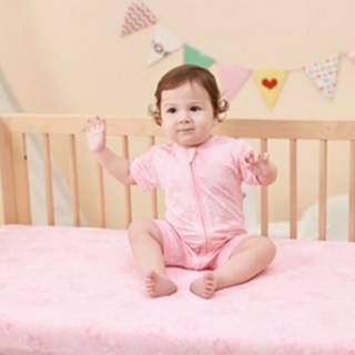baa baa sheepz 抱抱羊 Mattress Sheet 宇宙粉嬰兒床單, 嬰兒床適用,粉色系,柔軟親膚, 宇宙粉, 1件