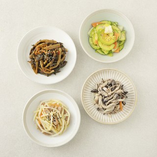 집반찬연구소 담백한 반찬 4종 감자햄볶음 80g + 애호박볶음 100g + 시래기된장지짐 90g + 느타리버섯볶음 90g, 1세트