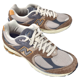 New Balance 解構破壞鞋扣運動鞋 2002R