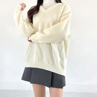 잘빠진 여성용 나엘라 오버핏 브이넥 니트티