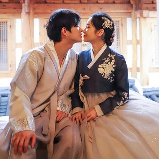 [전주] [전주] 전주한옥마을 한복대여 비빔한복 1시간/종일 의상대여+헤어,악세사리+셀프흑백사진1장