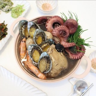 한방 재료 국물 해물 백숙 해신탕 밀키트 세트 문어 닭 백숙 삼계탕 새우 몸보신 초복 중복 말복 캠핑 간편조리, 1세트, 2kg