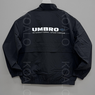 [국내백화점판] UMBRO 엄브로 25신상 클래식 웜업 바람막이 자켓 긴팔 셋업 (블랙)