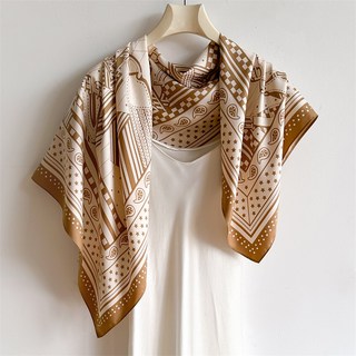 히야린느 실크소재 빅실키 패턴 배색 고급스러운 스카프