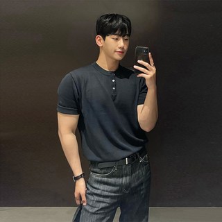 남자 머슬핏 반팔 티셔츠 어깨넓어보이는 헨리넥 반팔 티셔츠