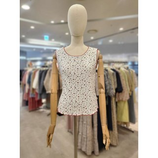 써스데이아일랜드 핀코드 자수 슬리브리스 티셔츠 T242ASL131W