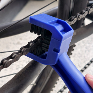자전거체인브러쉬 사용 모습