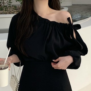 쪼예 러블리 오프숄더 어깨트임 리본 셔링 긴팔 블라우스
