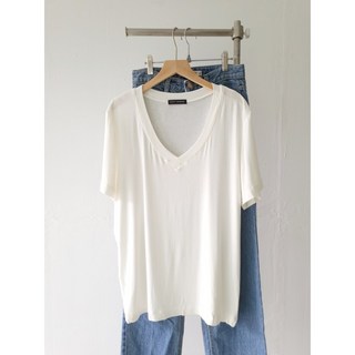 [데일리룩] 여성용 찰랑찰랑 브이넥 루즈핏 반팔 티셔츠 여름 데일리 이너룩 슬림핏 연출 쿨링 소재