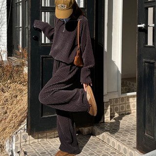 폴리 하프넥 니트