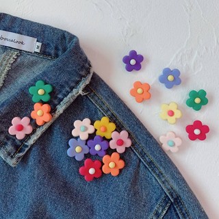 가방뱃지 꽃무늬 악세사리 브로치의 특징