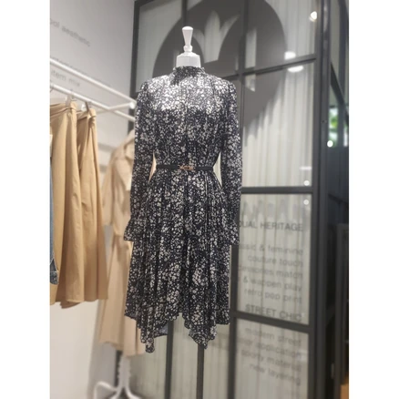 [듀엘] DEWE 단아한 나염 벨티드 원피스 D224MSE053 NC일산