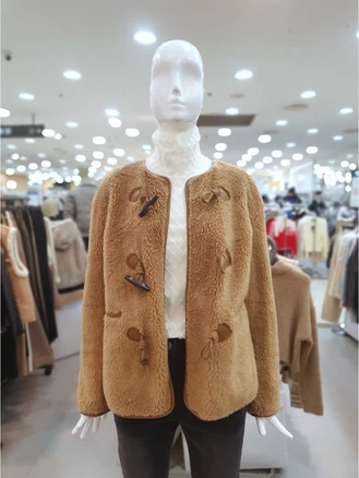 [시슬리] 토글 버튼 시어링 퍼 자켓 (SALE32361)