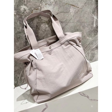 lululemon-룰루레몬-사이드-신치-쇼퍼백-추천-상품