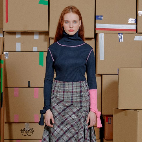 아이아이 여성용 SLEEVE KNOT COLOR COMBINATION TOP