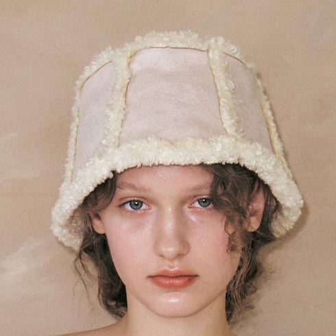 포에지담 SHEARLING REVERSIBLE BUCKET HAT