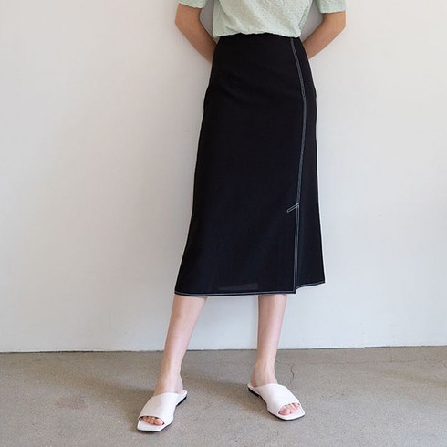 아트레 SLIT STITCHED SKIRT