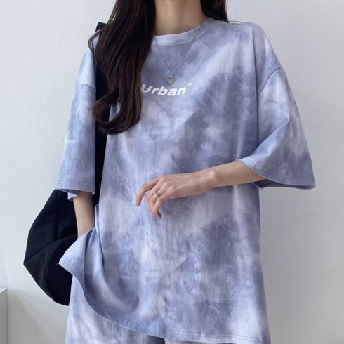 2023년 가성비 최고 타이다이티셔츠 - 구디프 Urban 레터링 나염 타이다이 루즈핏 반팔티 + 반바지 세트