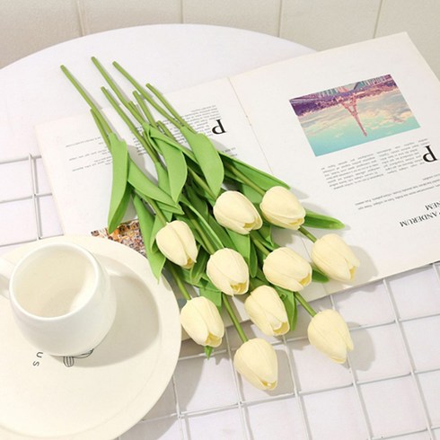 레디박스 감성 조화 튤립 10송이 꽃다발, 화이트