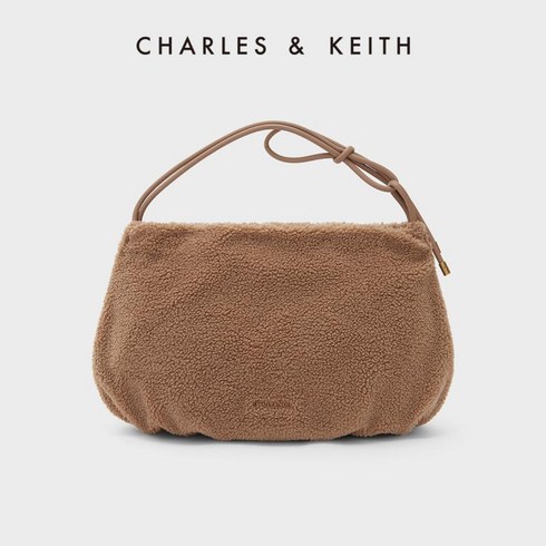 2023년 가성비 최고 찰스앤키스가방 - CHARLES&KEITH 찰스앤키스 여성용 가방 CK2-20781706 휴대용 양털 가을 겨울 숄더백