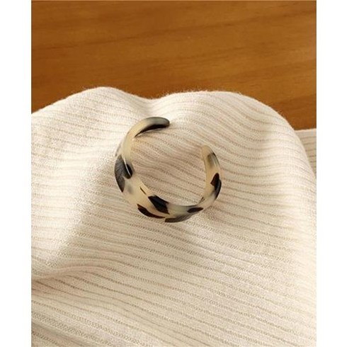 은침 아크릴링 호피 귀걸이