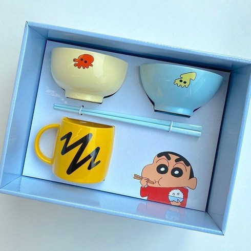 2023년 가성비 최고 짱구식기세트 - 짱구 도자기 수저 국 밥 그릇 식기 세트 머그컵 기념 백마택배 크레용 신짱 굿즈, 1세트