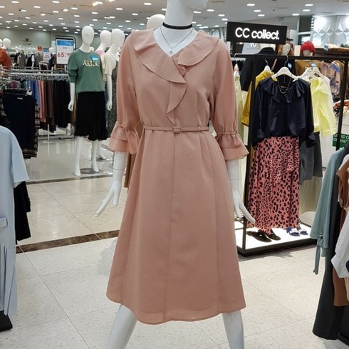 씨씨콜렉트 러플디테일 V넥원피스(E203MSE105/라이트핑크)