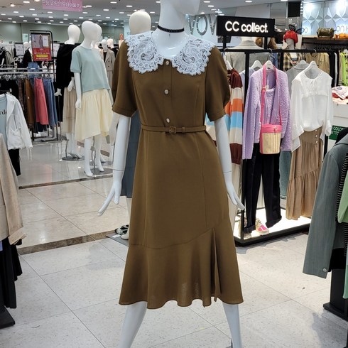 씨씨콜렉트 자수와이드카라 버튼장식 벨티드원피스(E222PSE157/브라운)