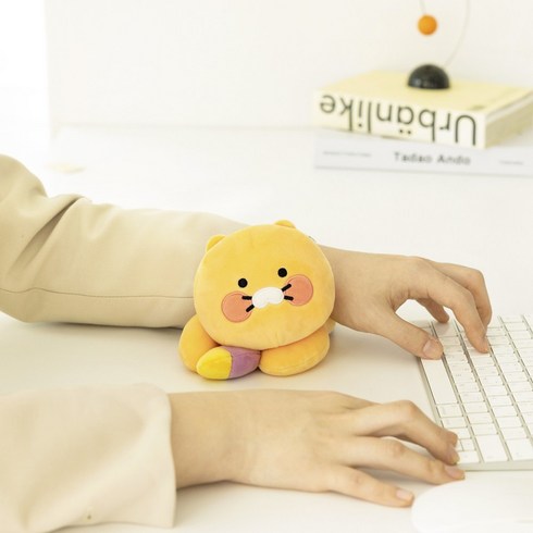 2024년 가성비 최고 접이식 손목받침대쿠션 - 13900 카카오프렌즈 춘식이 손목 쿠션 손목보호 손목받침대, 고구마, 1개