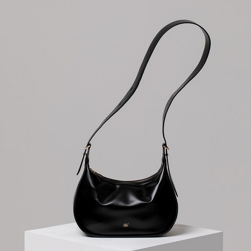 리끌로우 RECLOW HALF MOON BAG BLACK 스트랩 하프문 호보백