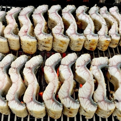 고창 왕특대민물장어 손질후1.2kg  특제소스4봉 - 왕특대 자포니카 손질 민물장어 원물 1kg 손질후 550-600g