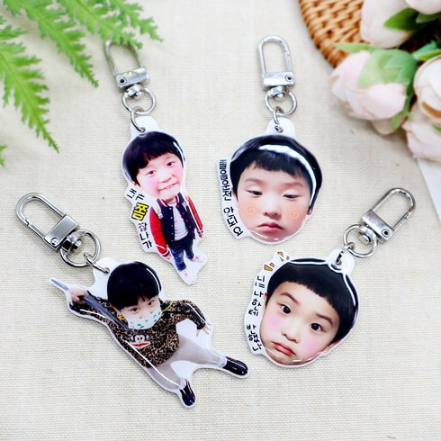 2023년 가성비 최고 캐릭터굿즈제작 - 사진 포토 얼굴 커플 캐릭터 굿즈 자동차 차키 에어팟 열쇠고리 키홀더 주문 제작 가방 차 키키링, 1개