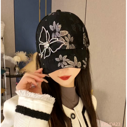 [이루다23]<당일발송>통풍우수 레이스 보석나비 패션 여성 볼캡 모자_ED082’/></a></p>
<p class=