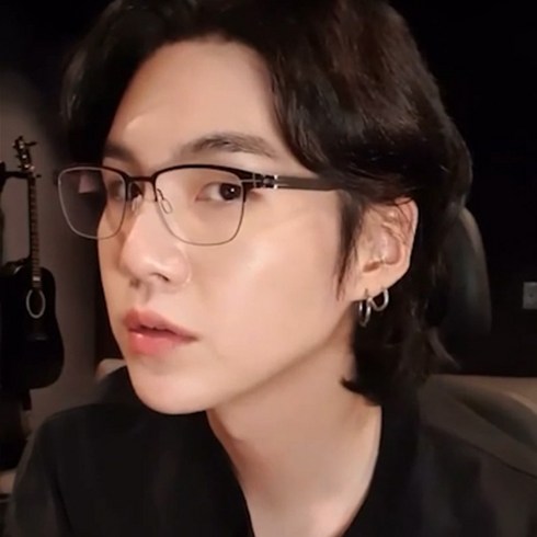 BTS 슈가 안경 아이씨 베를린 IC BERLIN 더 론 울프 51mm