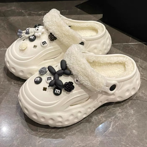 2023년 가성비 최고 겨울호캉스 - 코믈리 방한 키높이 통굽 악세사리포함 샌들 털 슬리퍼