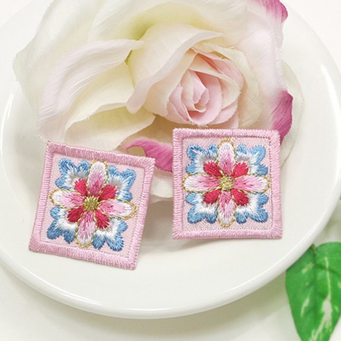 한복 4각 자수장식 함초롱, 핑크, 6개